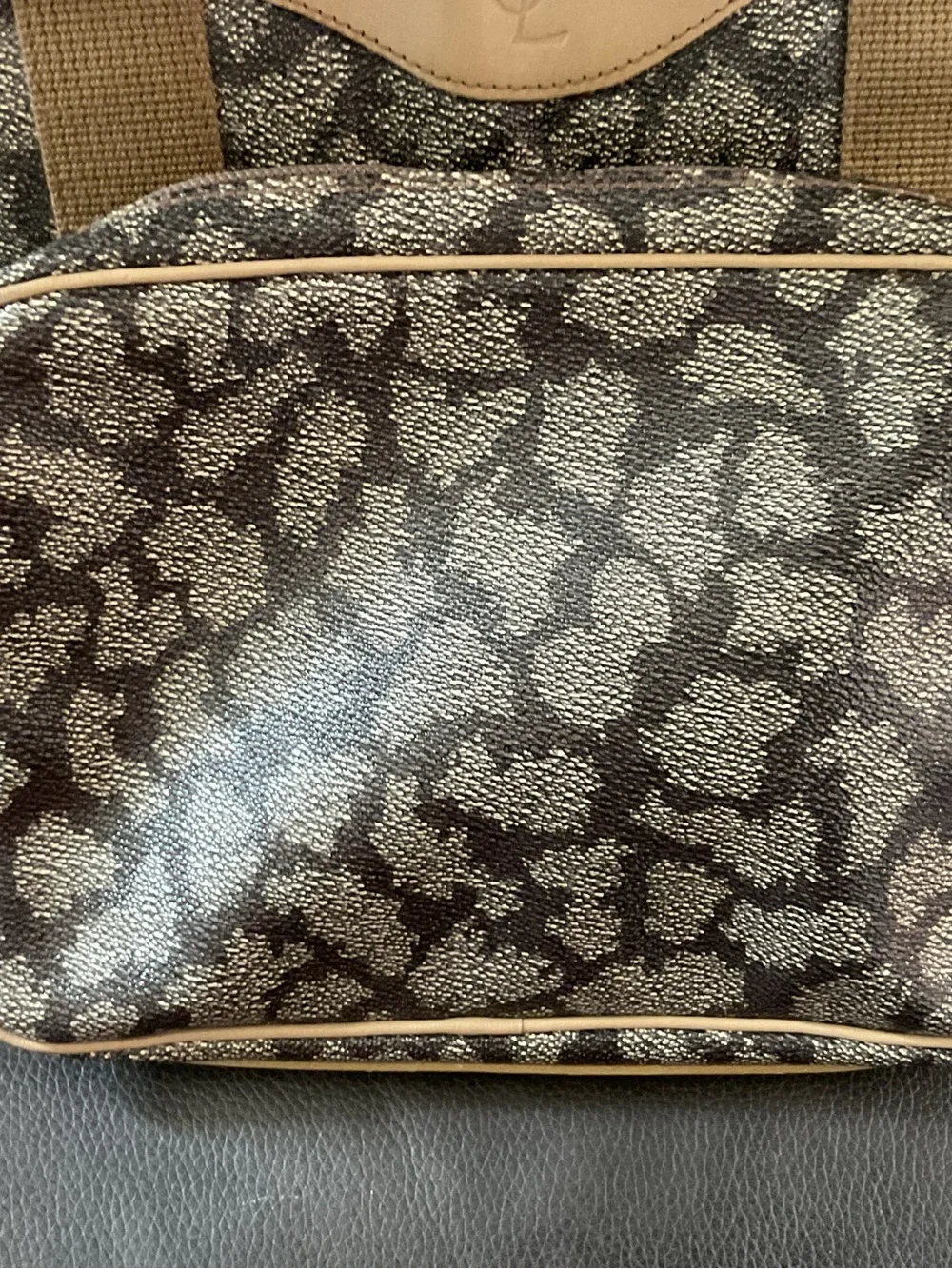Yves Saint Laurent Monogram Canvas tote bag with Leather Trim and Cosmetic bag - Picture 5 of 16